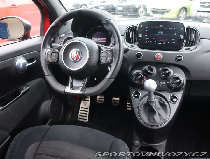 Fiat 500 Abarth 695 2024