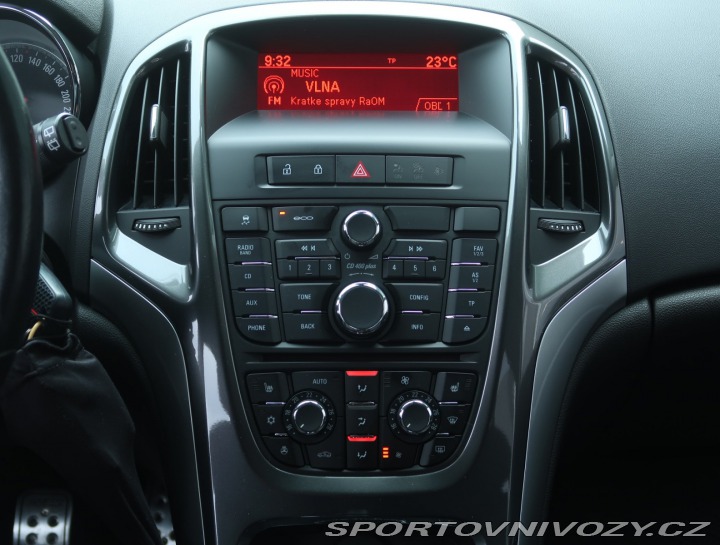 Opel Astra 1.6 T 2014