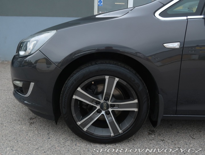 Opel Astra 1.6 T 2014
