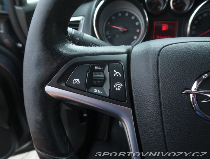Opel Astra 1.6 T 2014