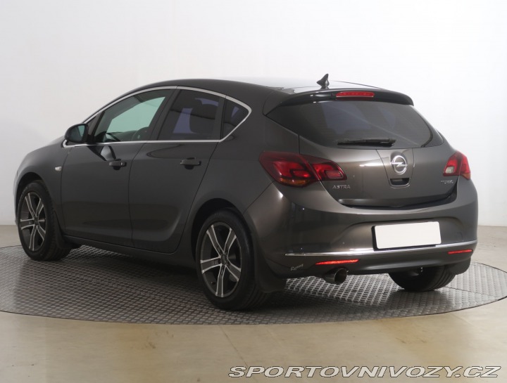 Opel Astra 1.6 T 2014
