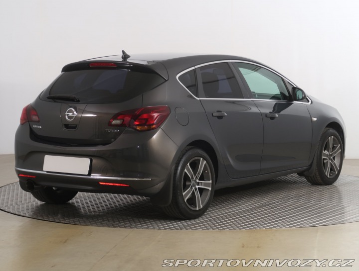 Opel Astra 1.6 T 2014