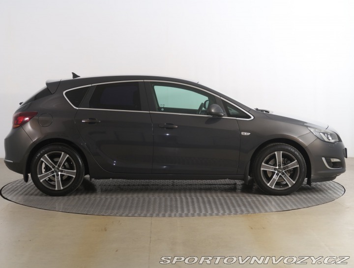 Opel Astra 1.6 T 2014