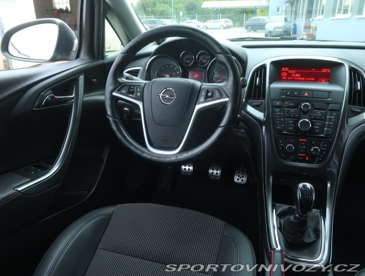 Opel Astra 1.6 T 2014