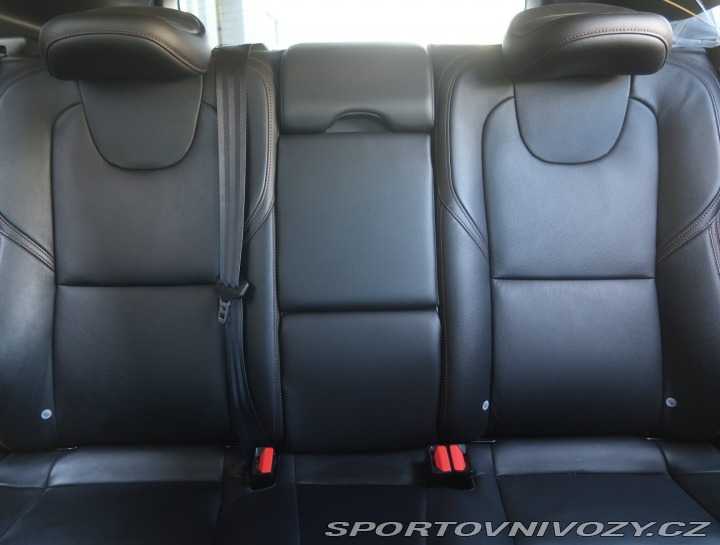 Volvo V40 Cross Country 2.0 T5 2015
