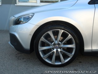Volvo V40 Cross Country  2.0 T5 2015