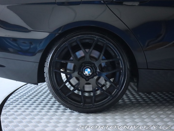 BMW 3 330 i 2010