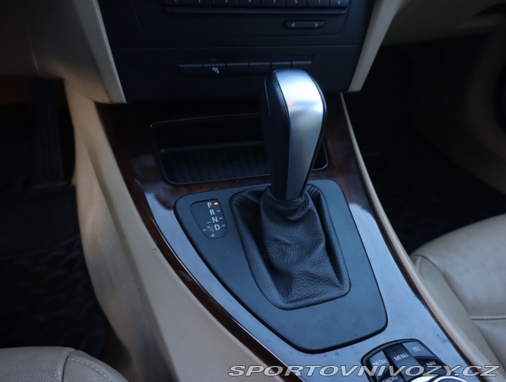 BMW 3 330 i 2010