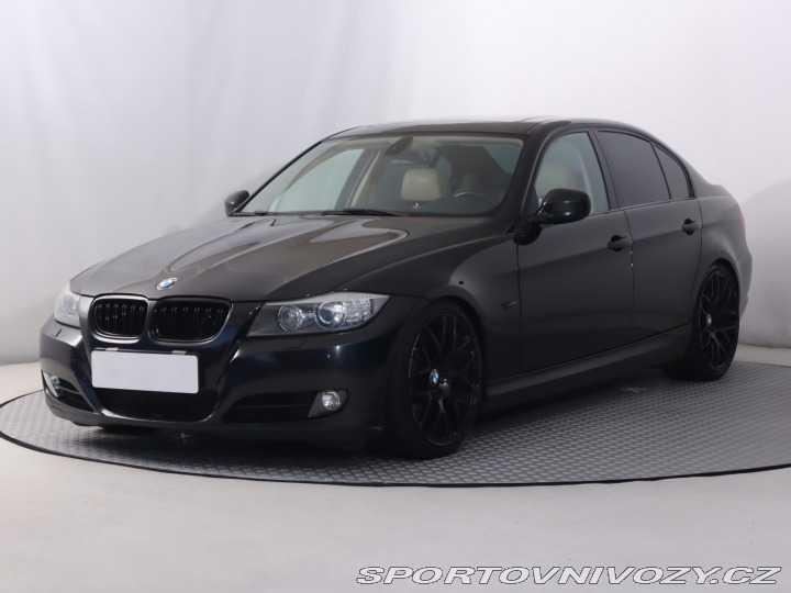 BMW 3 330 i 2010