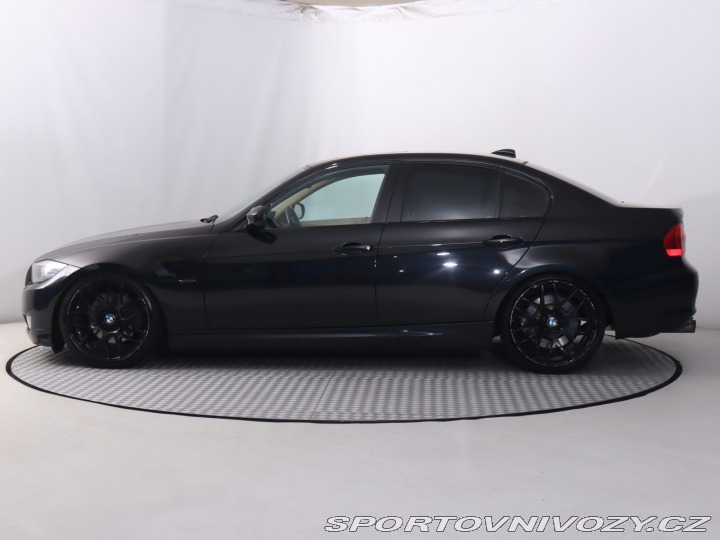 BMW 3 330 i 2010
