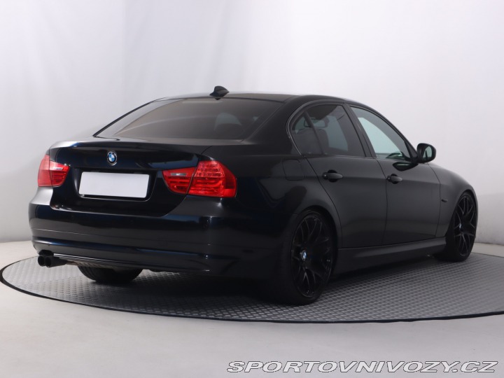 BMW 3 330 i 2010