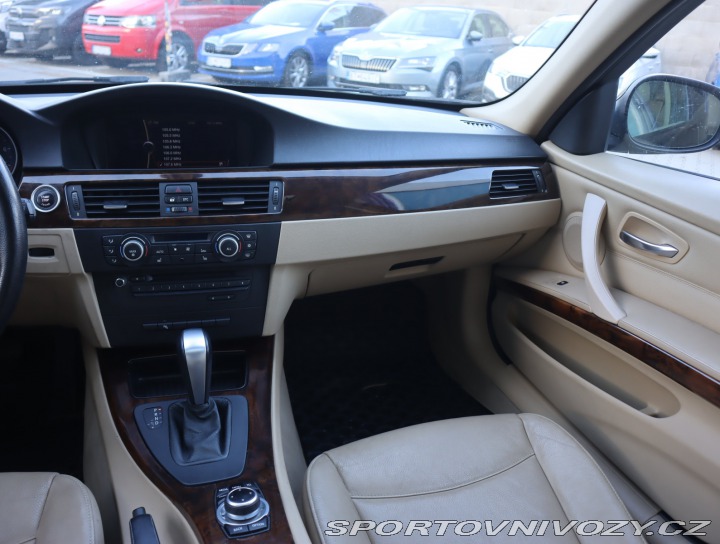 BMW 3 330 i 2010