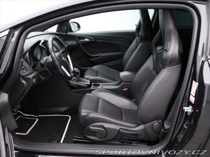 Opel Astra 2,0 T 206kW OPC Black Edi 2016