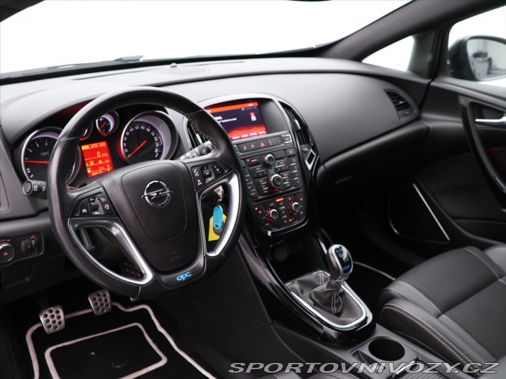 Opel Astra 2,0 T 206kW OPC Black Edi 2016