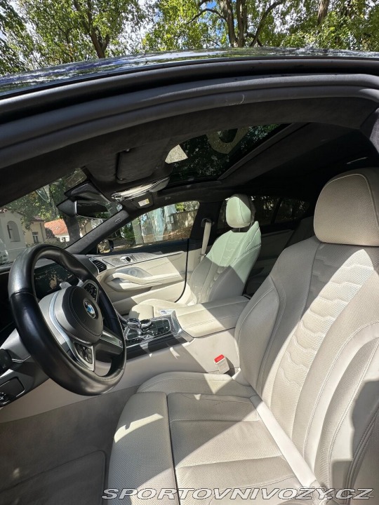 BMW 8 840i 1800