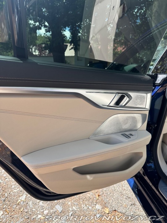 BMW 8 840i 1800