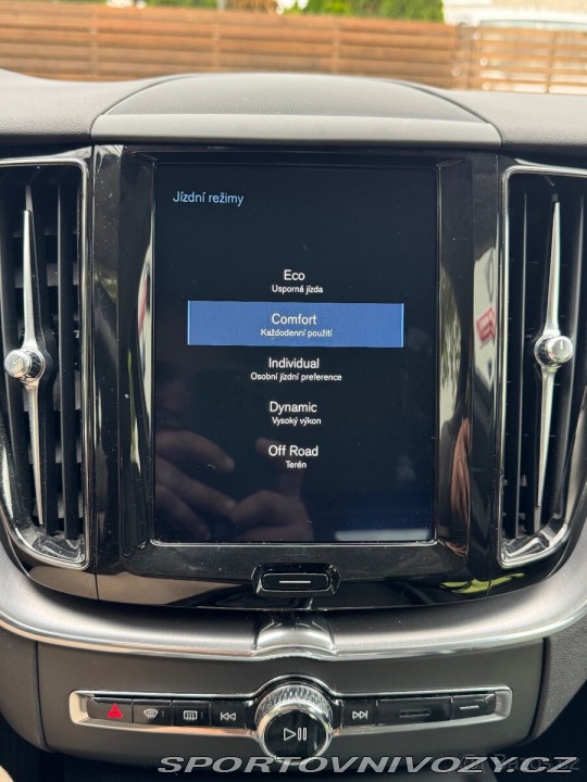 Volvo Ostatní modely XC60 2,0   D4 2020 2020