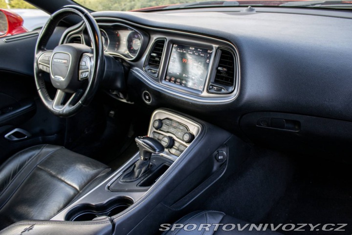 Dodge Challenger 3.6 SXT / 227kW / A8 / Z 2019