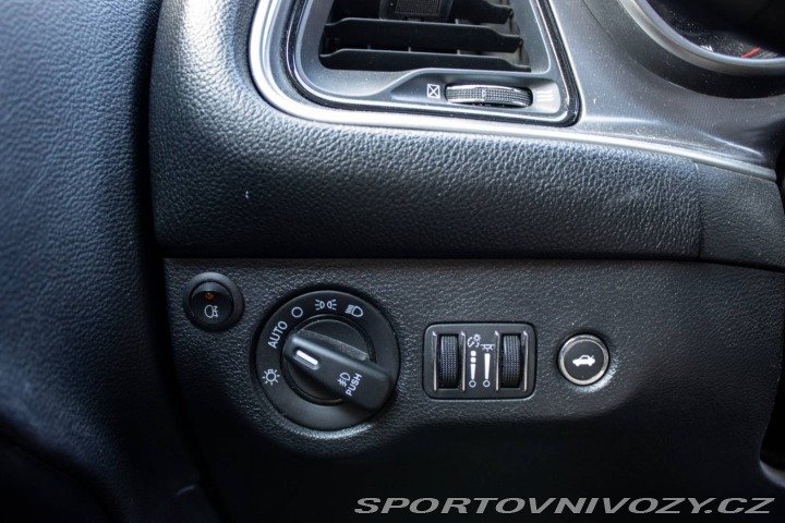 Dodge Challenger 3.6 SXT / 227kW / A8 / Z 2019