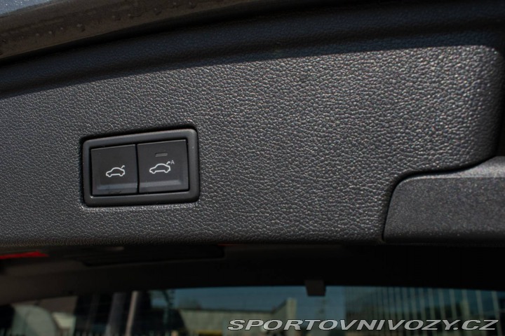 Volkswagen Ostatní modely Touareg 3.0 TDI R-Line 4Motion / 2020