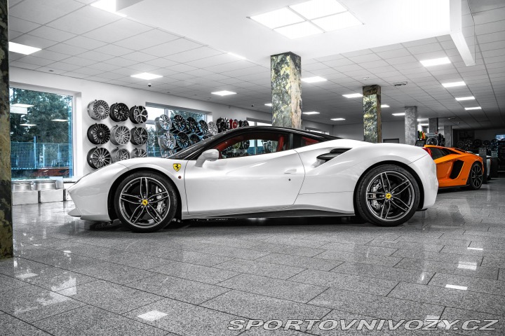 Ferrari 488 GTB LIFT/KAMERA/PPF/VÝFUK 2017
