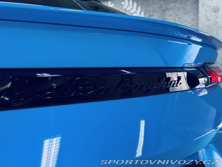 Lamborghini Urus S 23 MASAŽ HUD CARBON ZÁR 2024