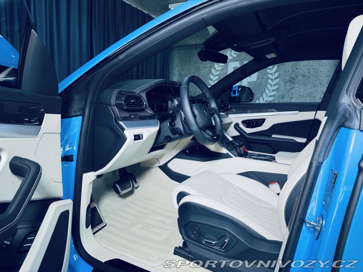 Lamborghini Urus S 23 MASAŽ HUD CARBON ZÁR 2024