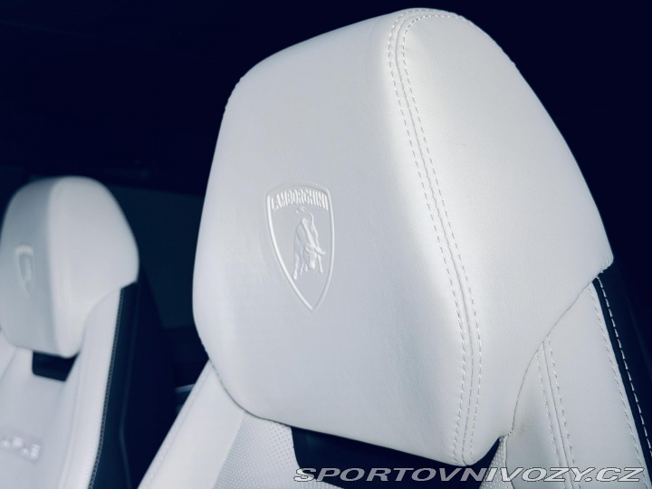 Lamborghini Urus S 23 MASAŽ HUD CARBON ZÁR 2024