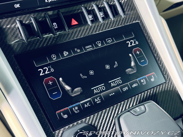 Lamborghini Urus S 23 MASAŽ HUD CARBON ZÁR 2024