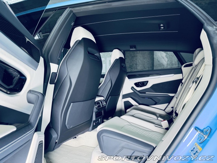 Lamborghini Urus S 23 MASAŽ HUD CARBON ZÁR 2024