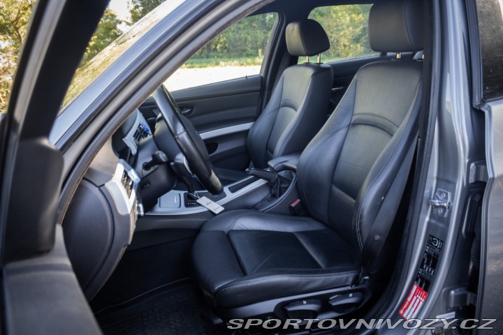 BMW 3 Touring  330d  xDrive A/T 2009