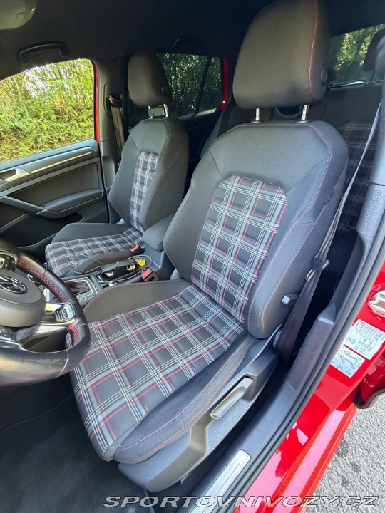Volkswagen Golf GTI Performance DSG 2020