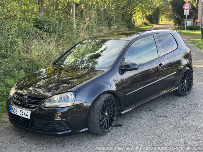 Volkswagen Golf R32