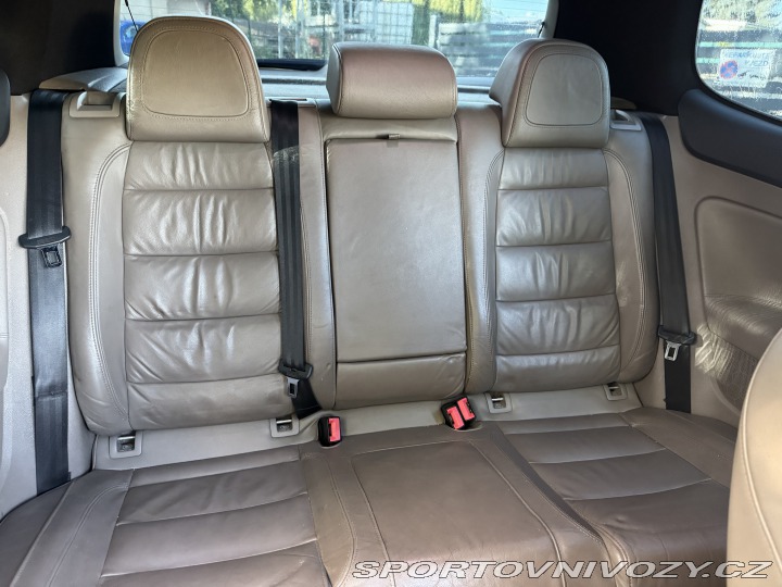 Volkswagen Golf R32 2007