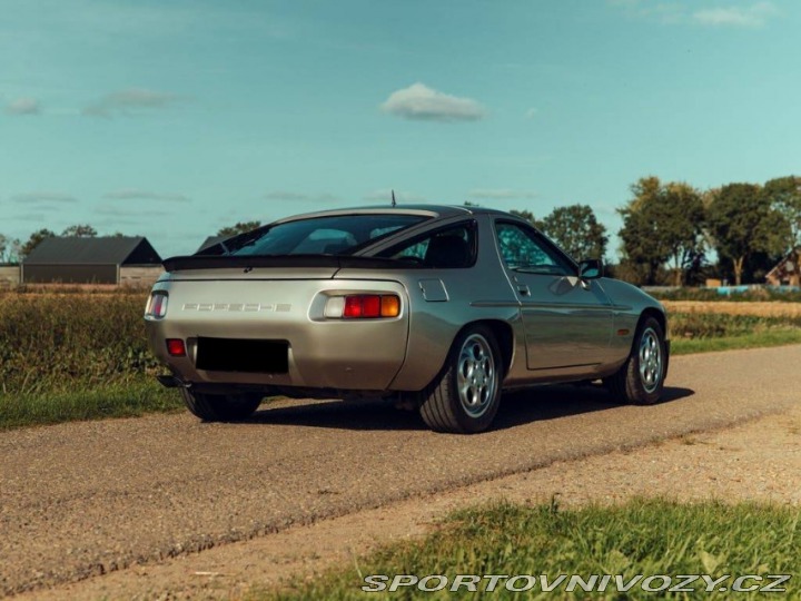 Porsche 928 4.7 S 1983