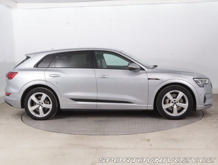 Audi Ostatní modely e-tron  e-tron 50 quattro 2021