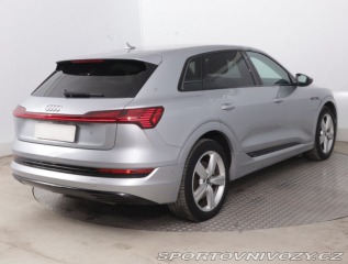Audi Ostatní modely e-tron e-tron 50 quattro 2021