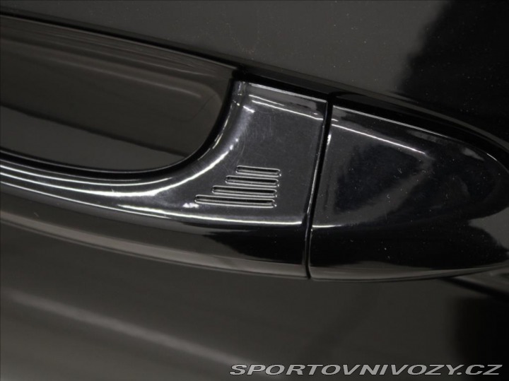 Ford Mustang 5,0 V8 331kW AT 26 700km! 2018