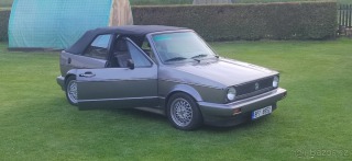 Volkswagen Golf 1,6 benzín