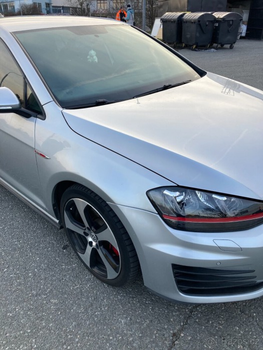 Volkswagen Golf 2,0 GTI Manuální ruční