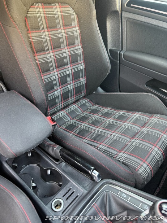 Volkswagen Golf 2,0 GTI Manuální ruční 2017