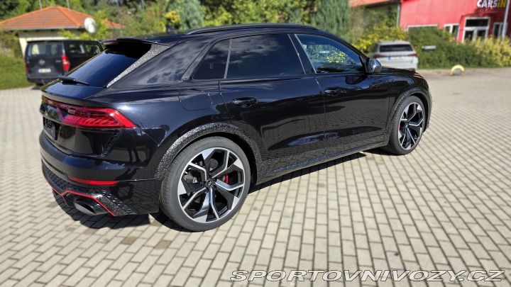 Audi RS Q8 23 kola keramické brzdy 2020