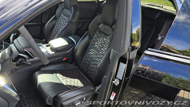 Audi RS Q8 23 kola keramické brzdy 2020