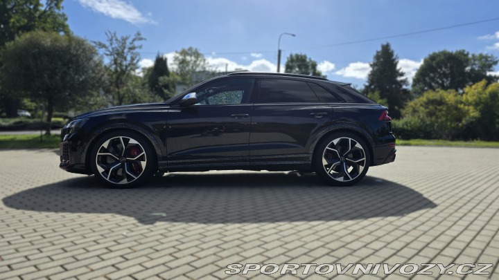 Audi RS Q8 23 kola keramické brzdy 2020