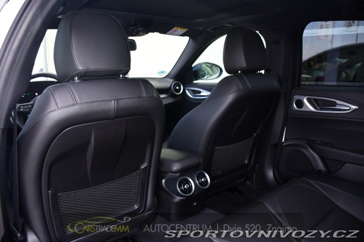 Alfa Romeo Giulia 2.0T 16V 206kW VELOCE AT8 2024