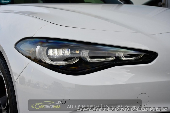 Alfa Romeo Giulia 2.0T 16V 206kW VELOCE AT8 2024