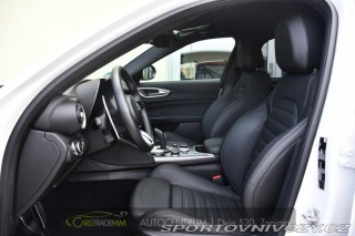 Alfa Romeo Giulia 2.0T 16V 206kW VELOCE AT8 2024