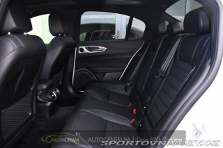 Alfa Romeo Giulia 2.0T 16V 206kW VELOCE AT8 2024