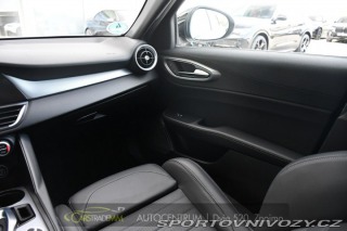 Alfa Romeo Giulia 2.0T 16V 206kW VELOCE AT8 2024