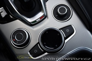 Alfa Romeo Giulia 2.0T 16V 206kW VELOCE AT8 2024